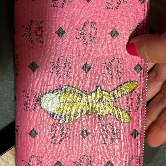 Re-Posh MCM large rabbit wallet with box - Picture 4 of 6